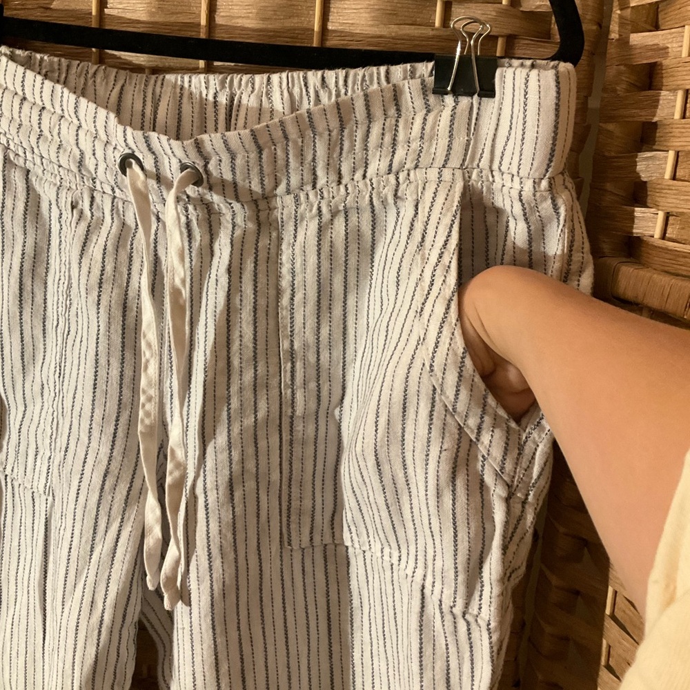 Athleta Linen Crop Pant - Picture 3 of 7